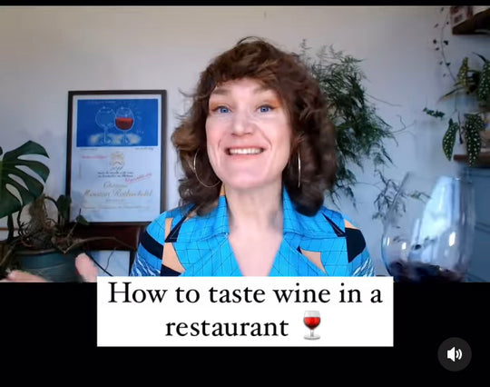 How to taste wine in a restaurant